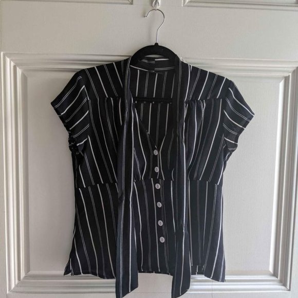 Steady Clothing Striped Front Bow Cap Sleeve Tee - Women's M/M - Picture 2 of 4